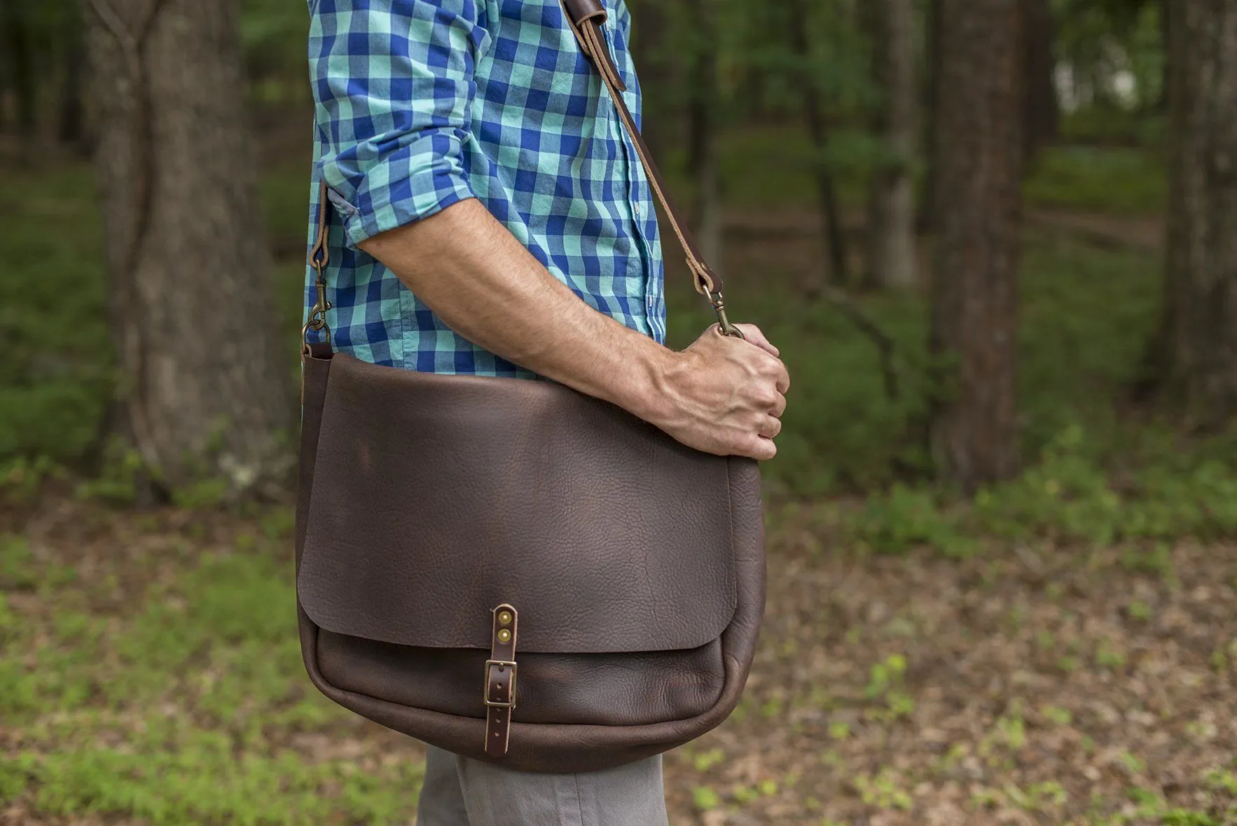 STEPHEN LEATHER MESSENGER BAG